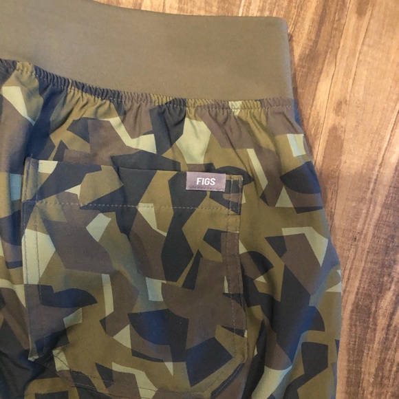 NWOT Figs camouflage set technical collection. - Picture 5 of 9